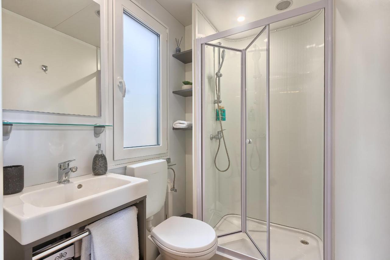 Total Escape Mobile Home Nera Camp Porton Biondi Rovinj Exterior photo