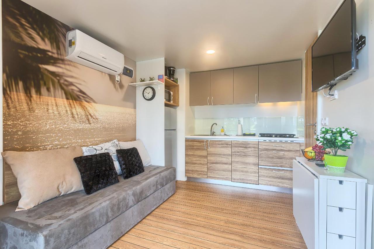 Total Escape Mobile Home Nera Camp Porton Biondi Rovinj Exterior photo