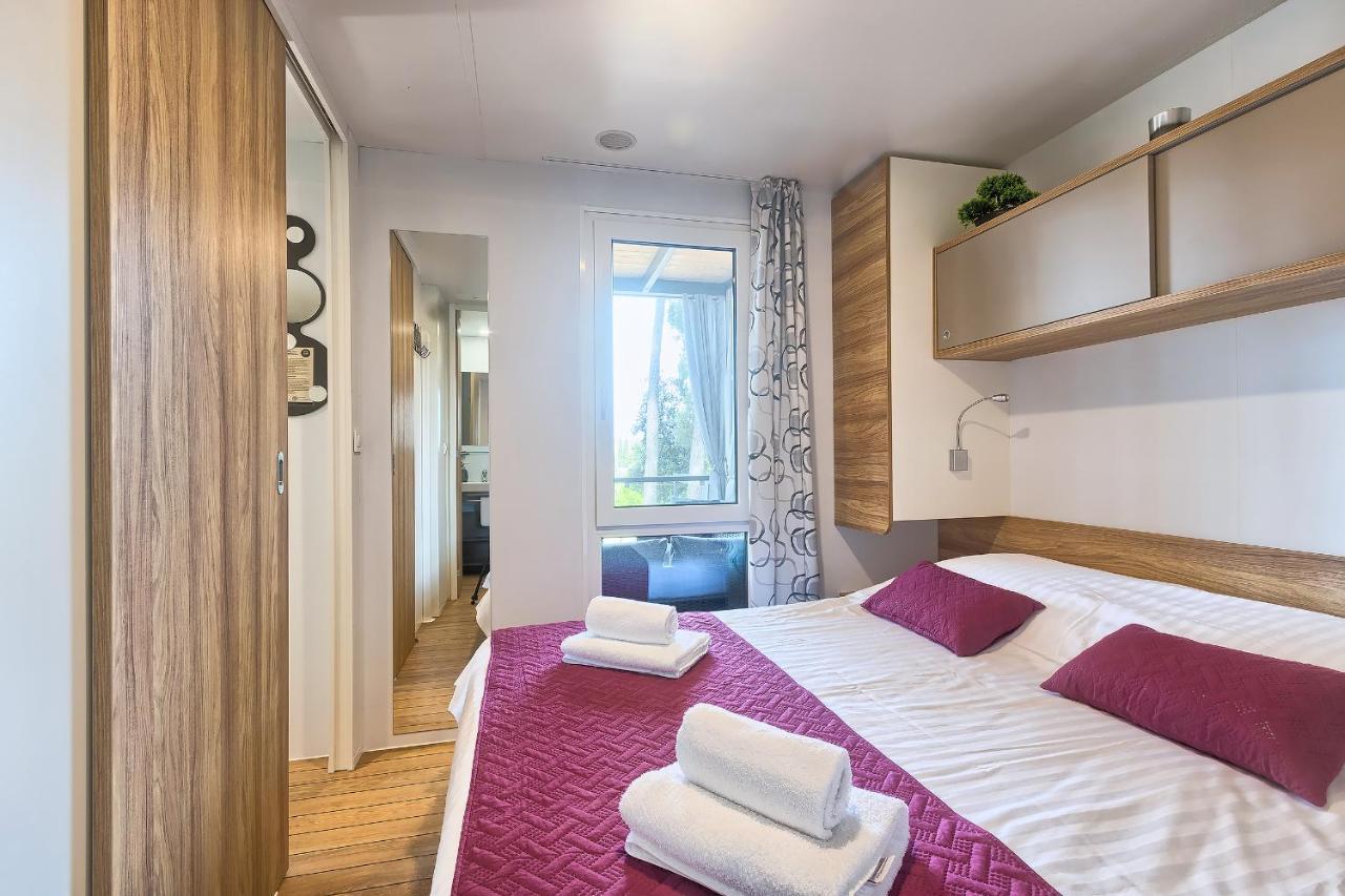Total Escape Mobile Home Nera Camp Porton Biondi Rovinj Exterior photo