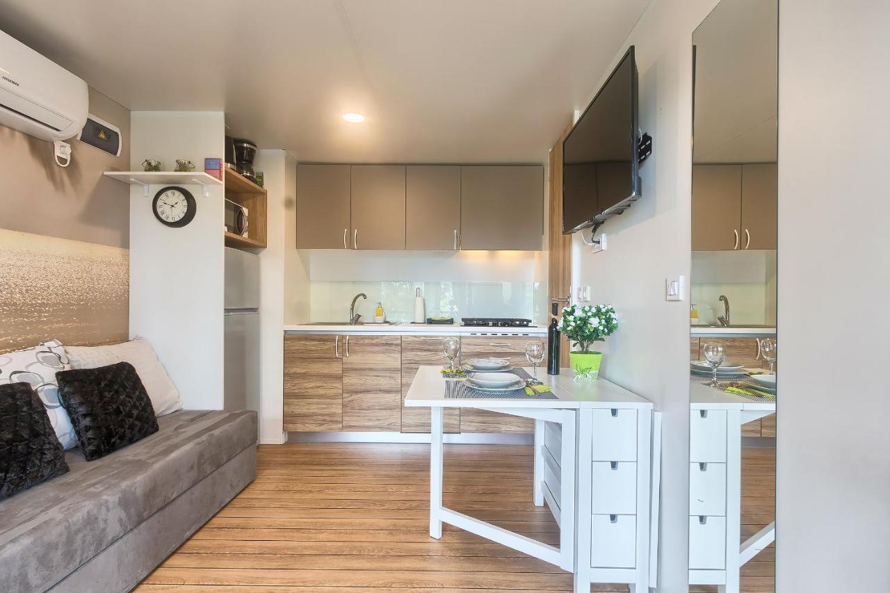 Total Escape Mobile Home Nera Camp Porton Biondi Rovinj Exterior photo
